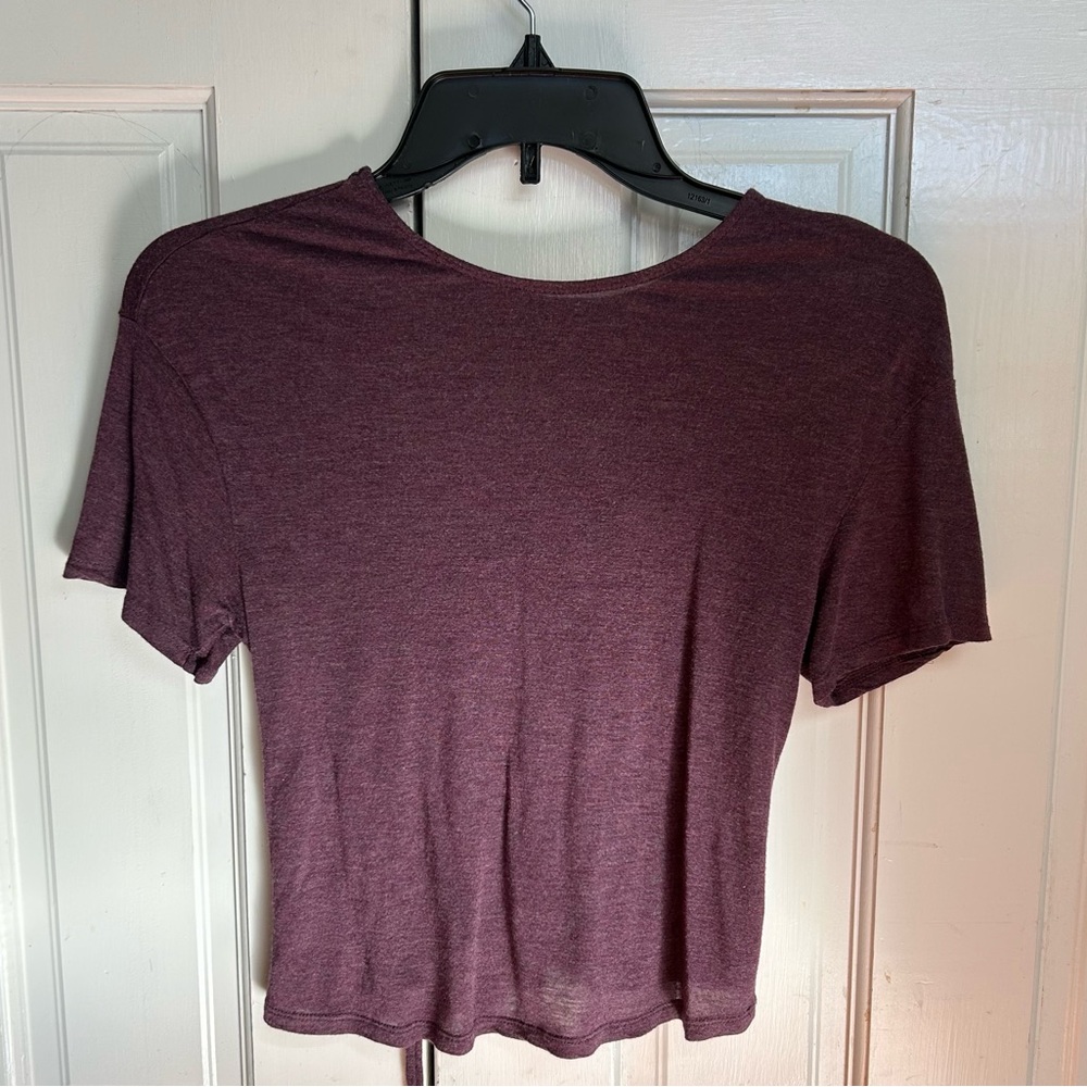 2/2 ALO Yoga top (see description for sizing details)